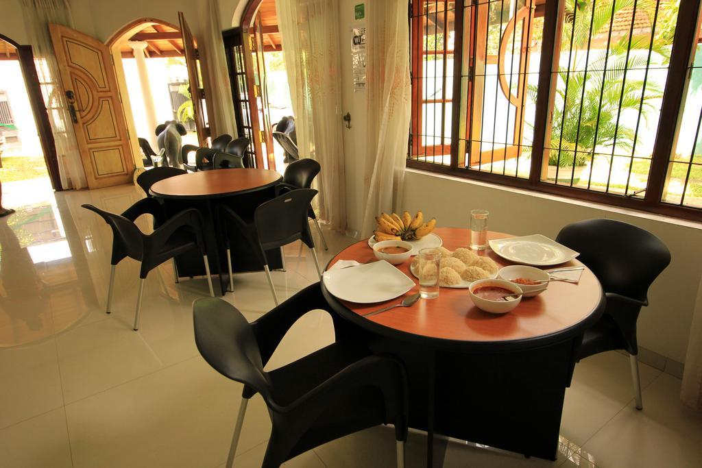 נגומבו Flipflop Hostel מראה חיצוני תמונה