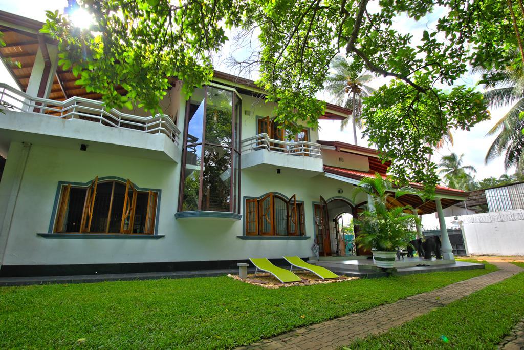 נגומבו Flipflop Hostel מראה חיצוני תמונה