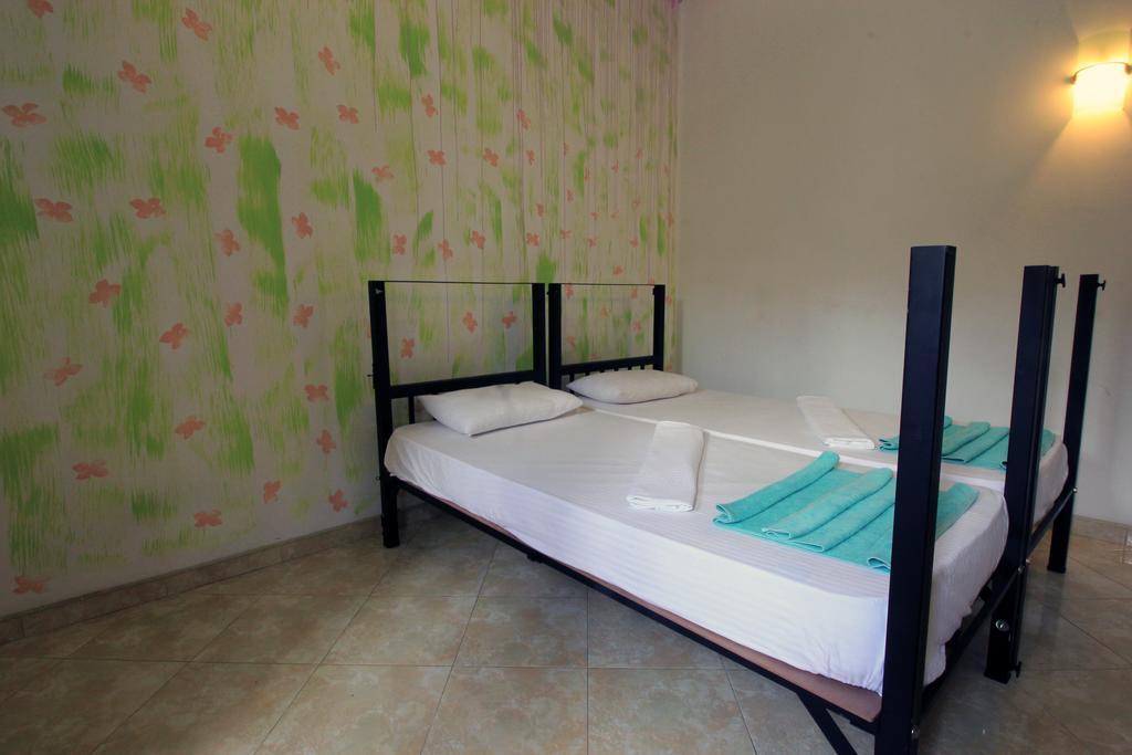 נגומבו Flipflop Hostel מראה חיצוני תמונה