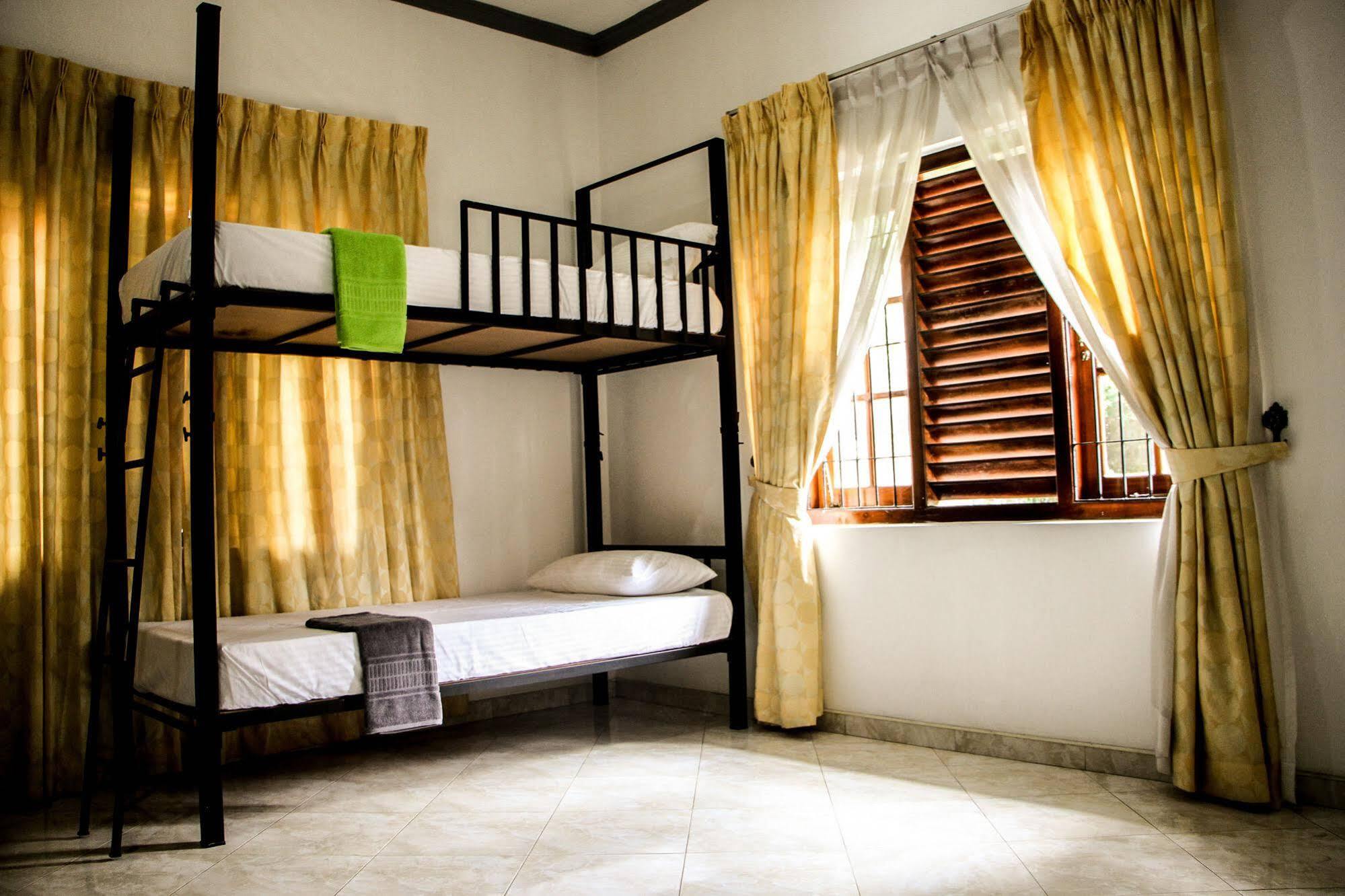 נגומבו Flipflop Hostel מראה חיצוני תמונה