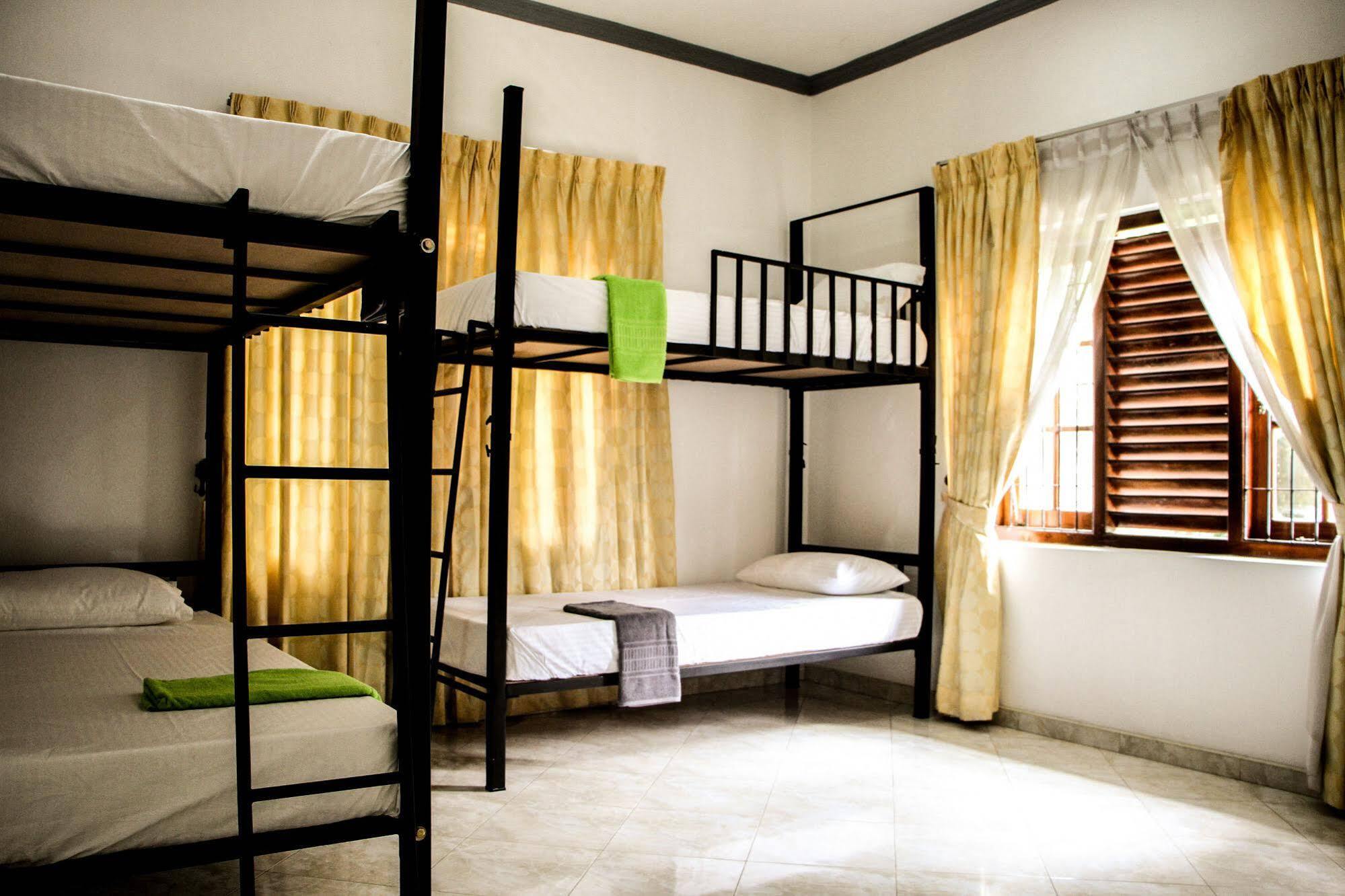 נגומבו Flipflop Hostel מראה חיצוני תמונה